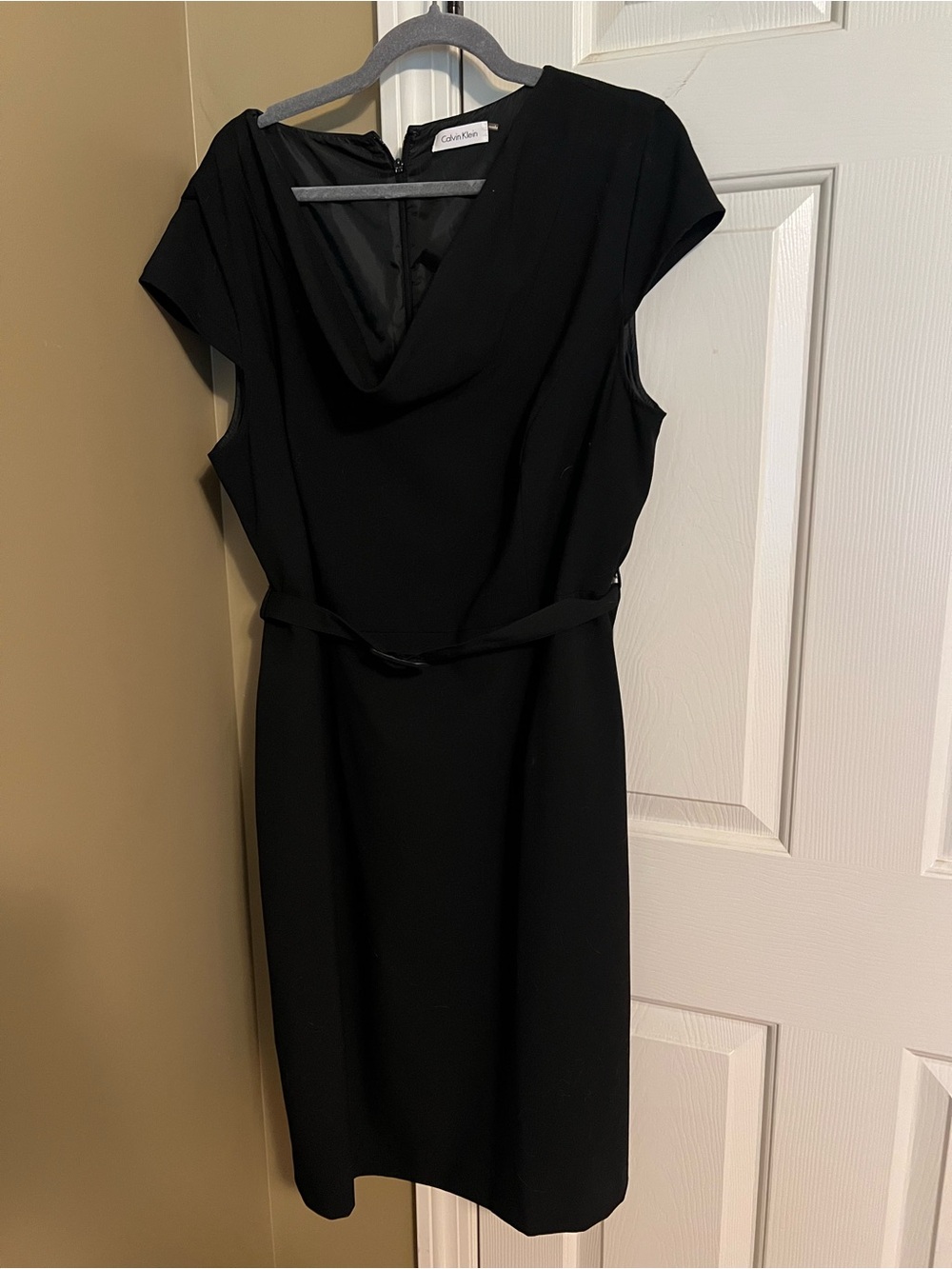 Calvin Klein Black Cap-Sleeve Midi Sheath Dress